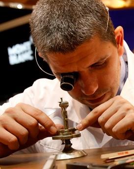 华特·沃尔顿-广州萧邦维修服务中心制表师